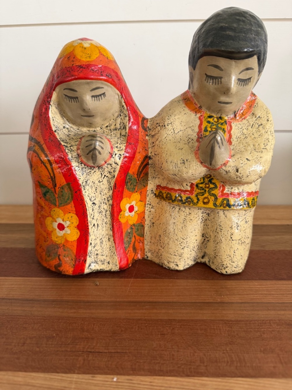 Vintage Mexican Paper Mache Serrano Mexico Praying Couple